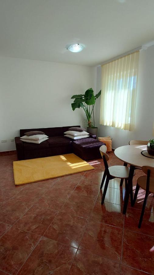 Apartments Lola Rovinj Exterior foto