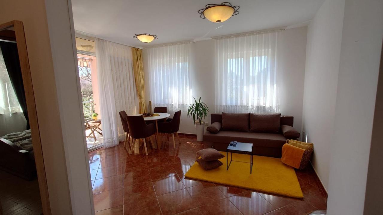 Apartments Lola Rovinj Exterior foto