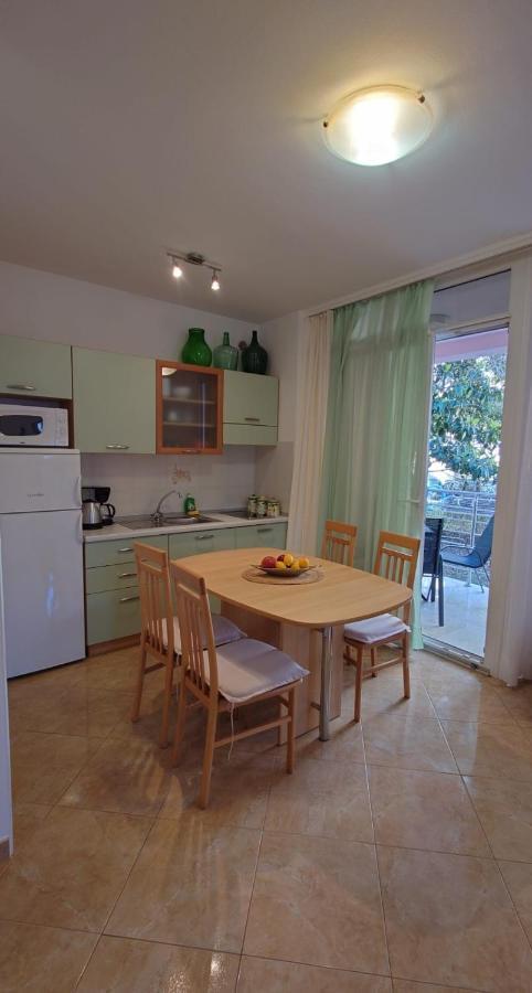 Apartments Lola Rovinj Exterior foto