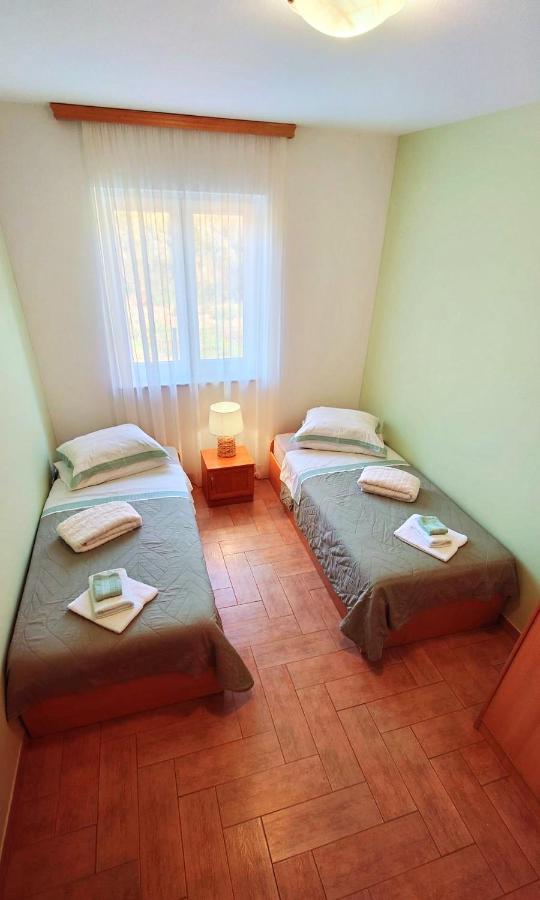 Apartments Lola Rovinj Exterior foto