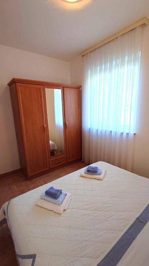 Apartments Lola Rovinj Exterior foto