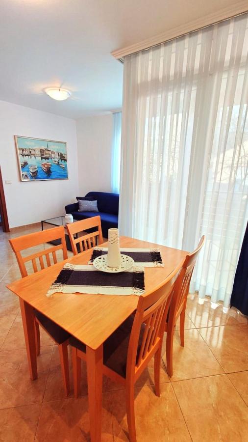 Apartments Lola Rovinj Exterior foto