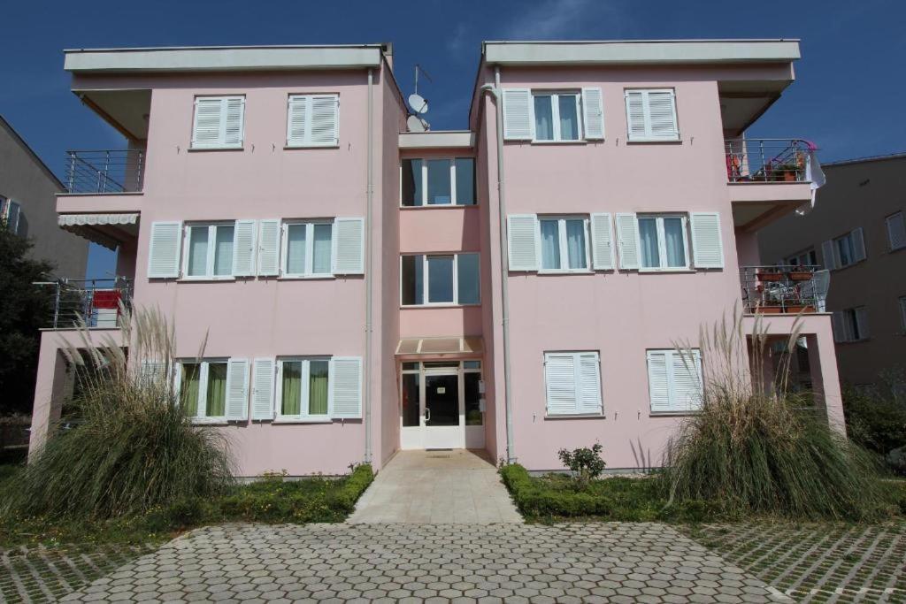 Apartments Lola Rovinj Exterior foto